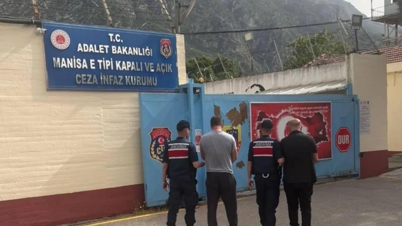 Manisa Turgutlu'da jandarmadan flaş operasyon: İki hükümlü yakalandı