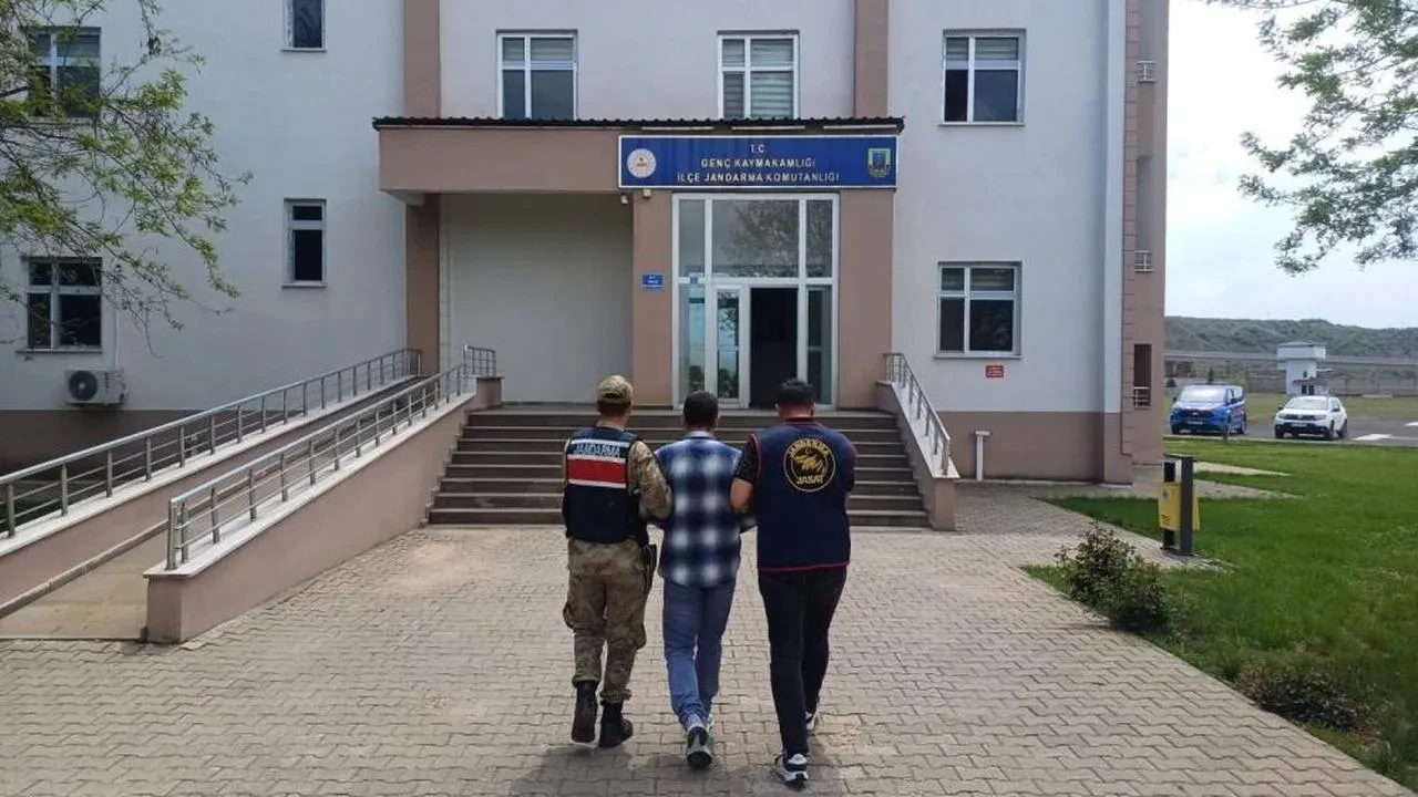 Uyuşturucu ve alkollü araç kullanımından 17 yıl hapis cezası alan iki zanlı Bingöl'de yakalandı