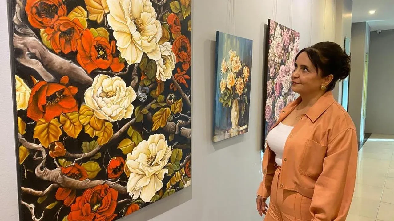 Mersinli ressam Dilek Küçükyılmaz'ın 'Sor-ma' sergisi 20 yıllık birikimini gözler önüne seriyor