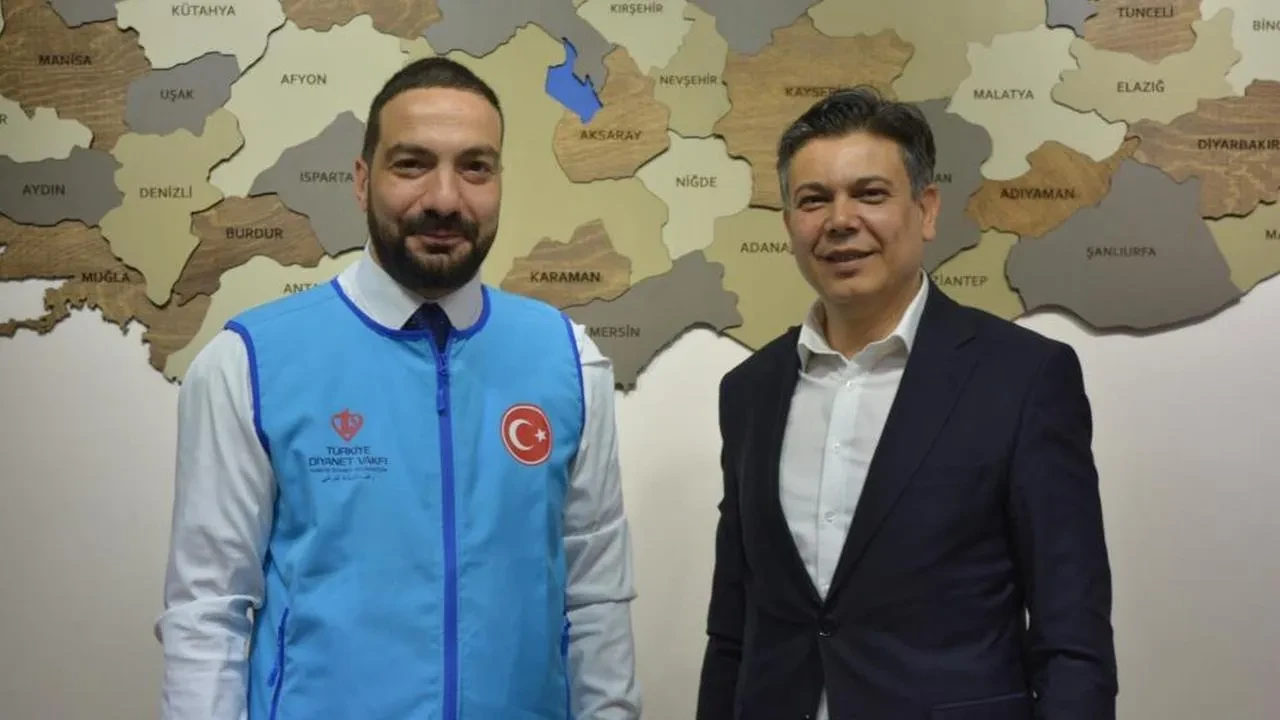 Söğüt'te hayırseverlik örneği: Kaymakam Tuncer ve Başkan Durgut'tan kurban bağışı