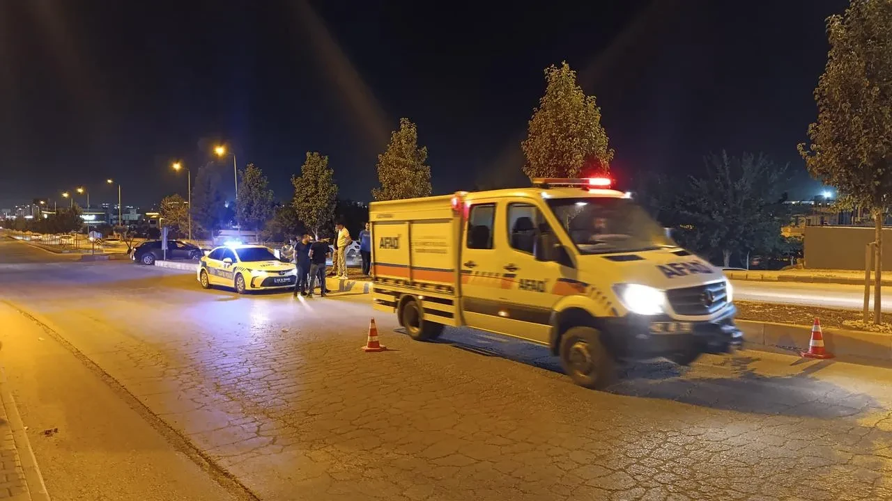 Adıyaman'da İki Otomobil Çarpışması Sonunda 2 Yaralı