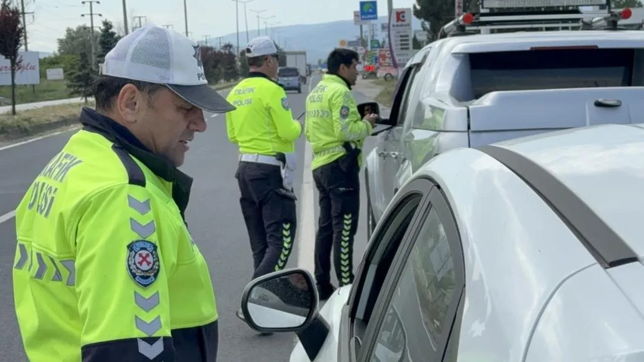 Düzce'de kırmızı ışık ihlalleri drone ile tespit edildi