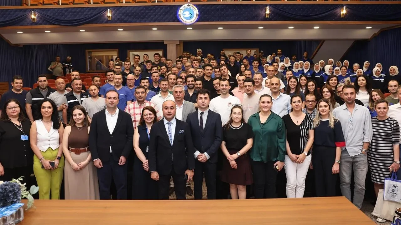 Uğur Uzunel Marmarabirlik işçileriyle Rıfat Ilgaz söyleşisi yaptı