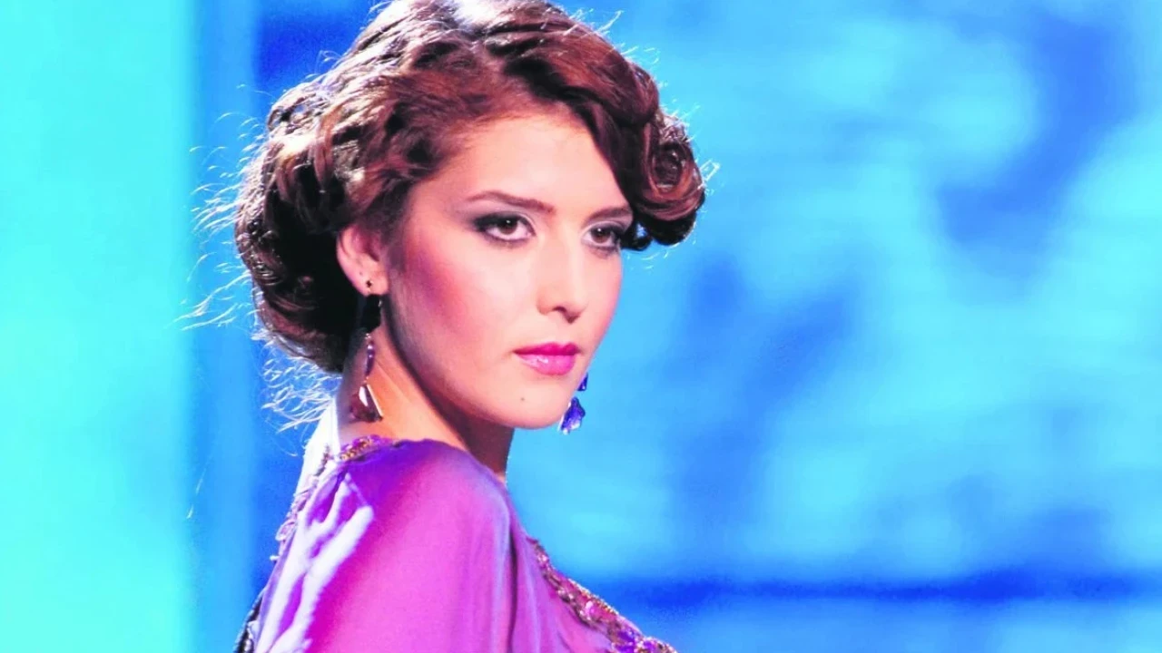 Senem Kuyucuoğlu'na elektrikli soba nedeniyle korkutan yangın: Faciadan kıl payı kurtuldu.