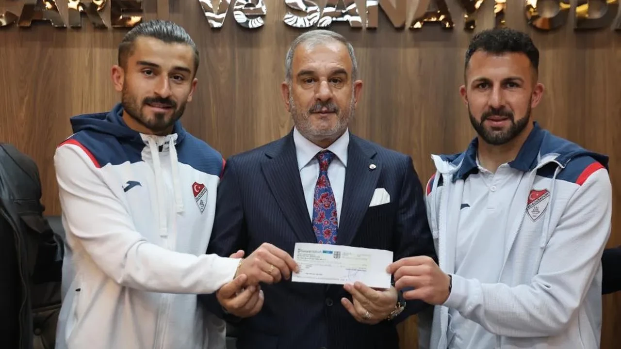 Elazığ Tso’dan Elazığspor’a Çek: 10 milyon liralık destek