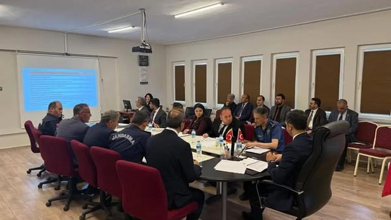 Ereğli'de bağımlılıkla mücadele toplantısı: Gençler için yeni tedbirler neler?