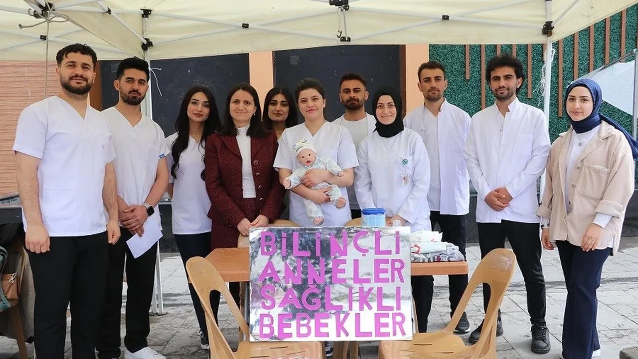 Erzincan'da hemşirelik öğrencilerinden ücretsiz bebek sağlığı eğitimi! Bilinçli anneler için neler sunulacak?