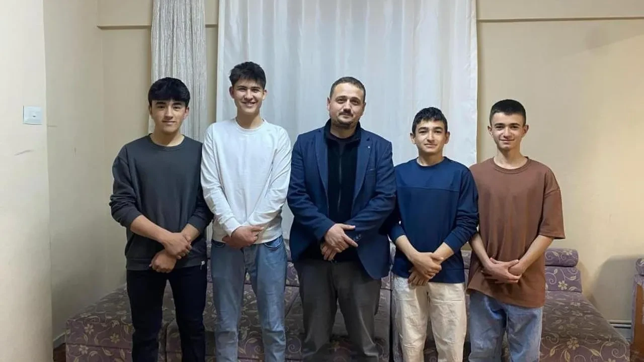 Gördes Kur'an Kursu'nda ilk hafızlar mezun oldu