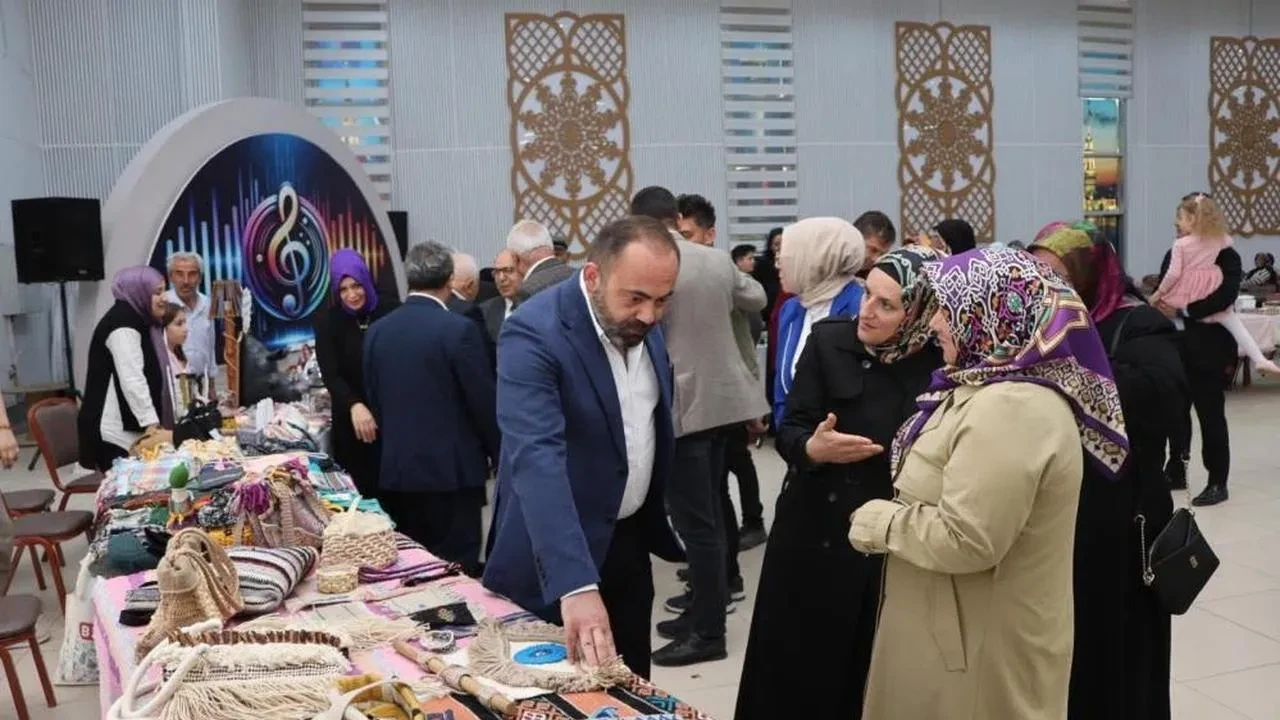 Kavak'ta kadınların el emeğiyle dolu Madımak Festivali büyük ilgi gördü