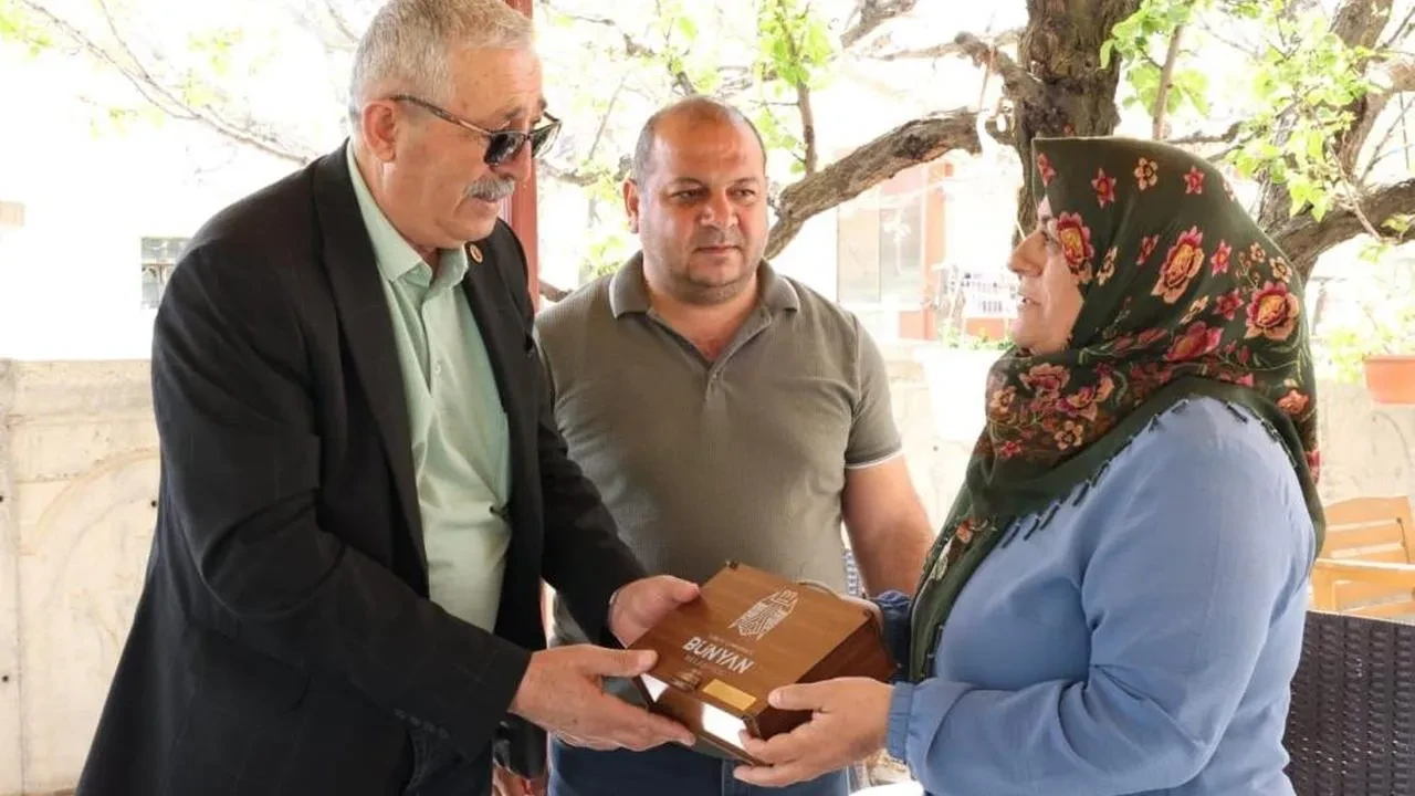 Başkan Metin'den Anneler Günü'nde duygusal jest: Şehit anneleri unutulmadı