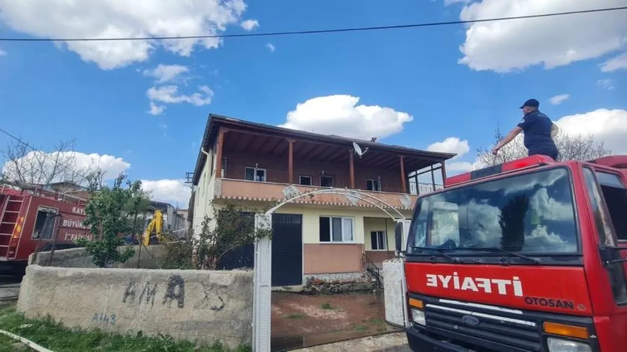 İki katlı evde yangın: Kayseri'de itfaiye ekipleri yangını söndürdü