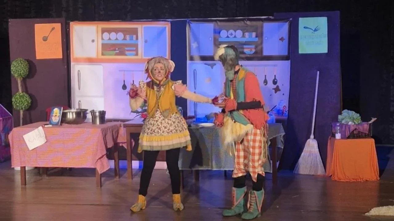 Erzincan'da 900 çocuk "Harikalar Mutfağı" tiyatrosunda eğlendi