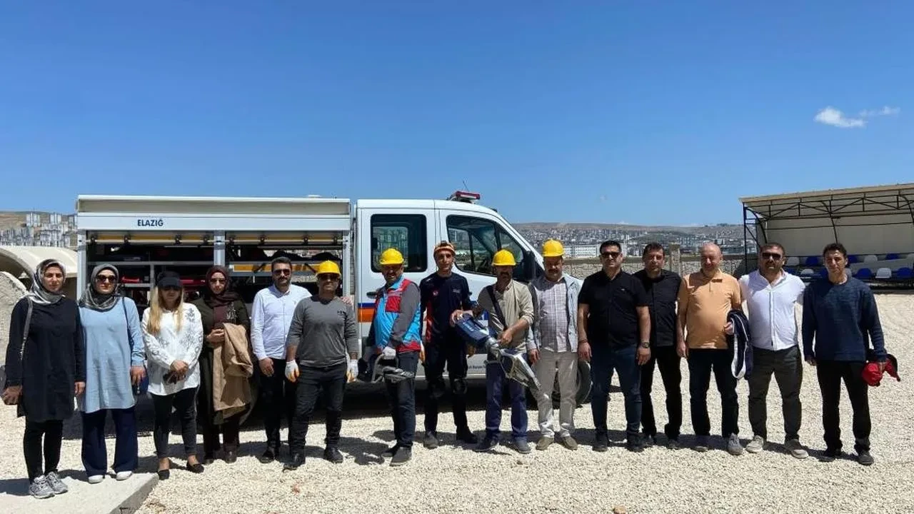 Elazığ'da AFAD'dan kritik eğitim: Arama kurtarma becerileri güçlendiriliyor