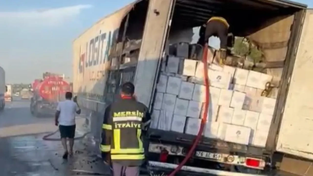 Tarsus'ta İran'a giden kaju yüklü tırda yangın