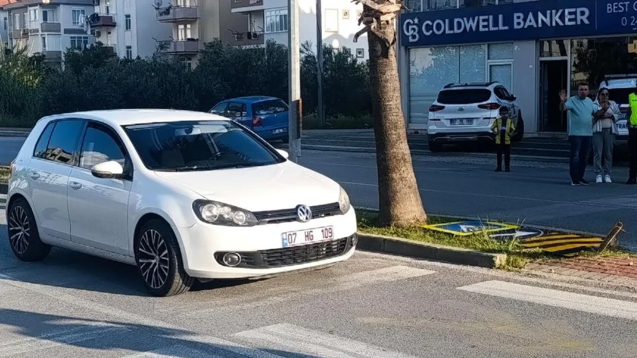 Antalya'da korkunç kaza: 4 yaşındaki çocuğa otomobil çarptı