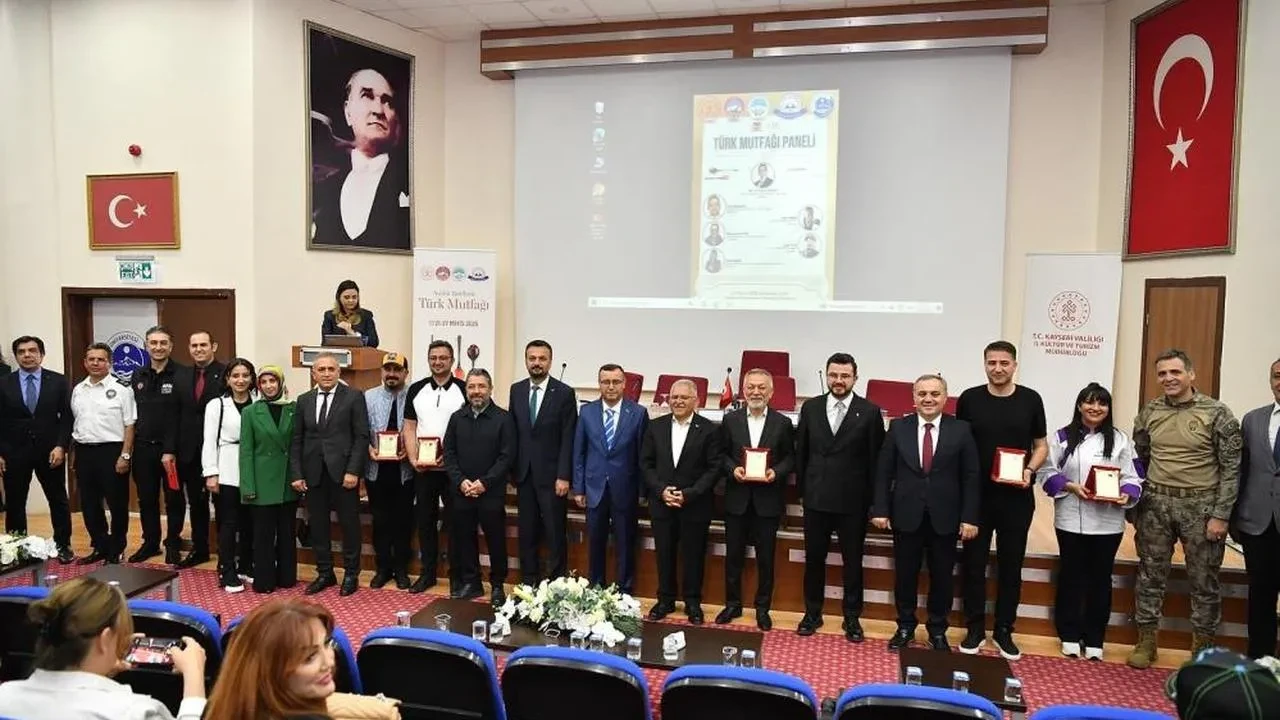 Başkan Büyükkılıç Asırlık Tariflerle Türk Mutfağı programındaydı