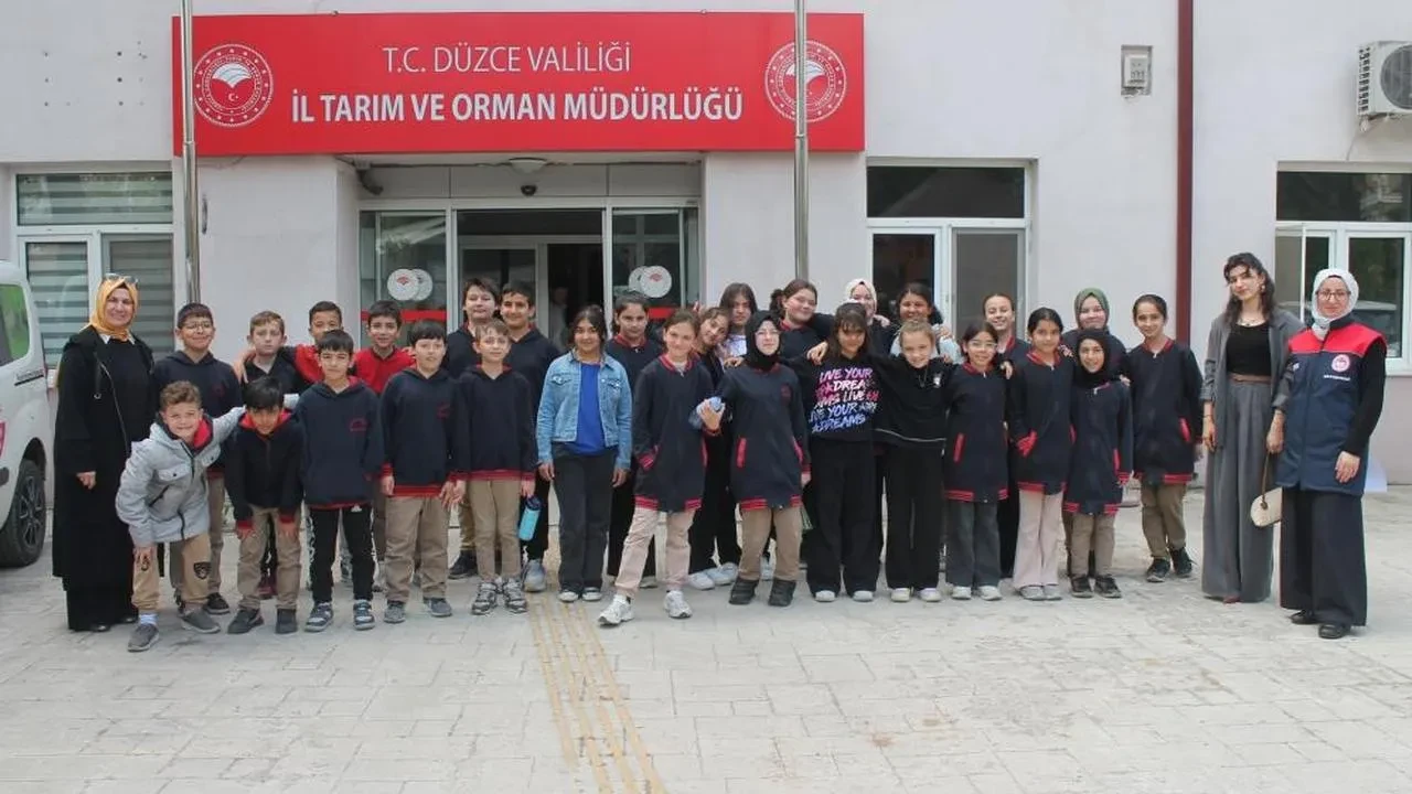 Öğrencilere Tarımın ve doğal kaynaklarının önemi anlatıldı: Düzce'de öğrenciler tarım ve orman müdürlüğünü gezdi
