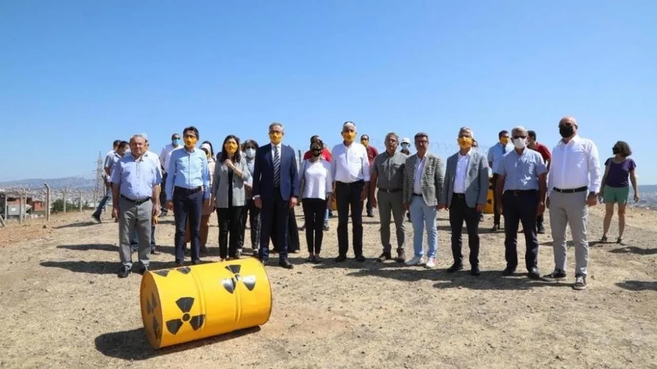 İzmir Gaziemir'deki eski kurşun fabrikasında temizlik çalışmaları sona eriyor: Çevre tehditleri ortadan kalktı