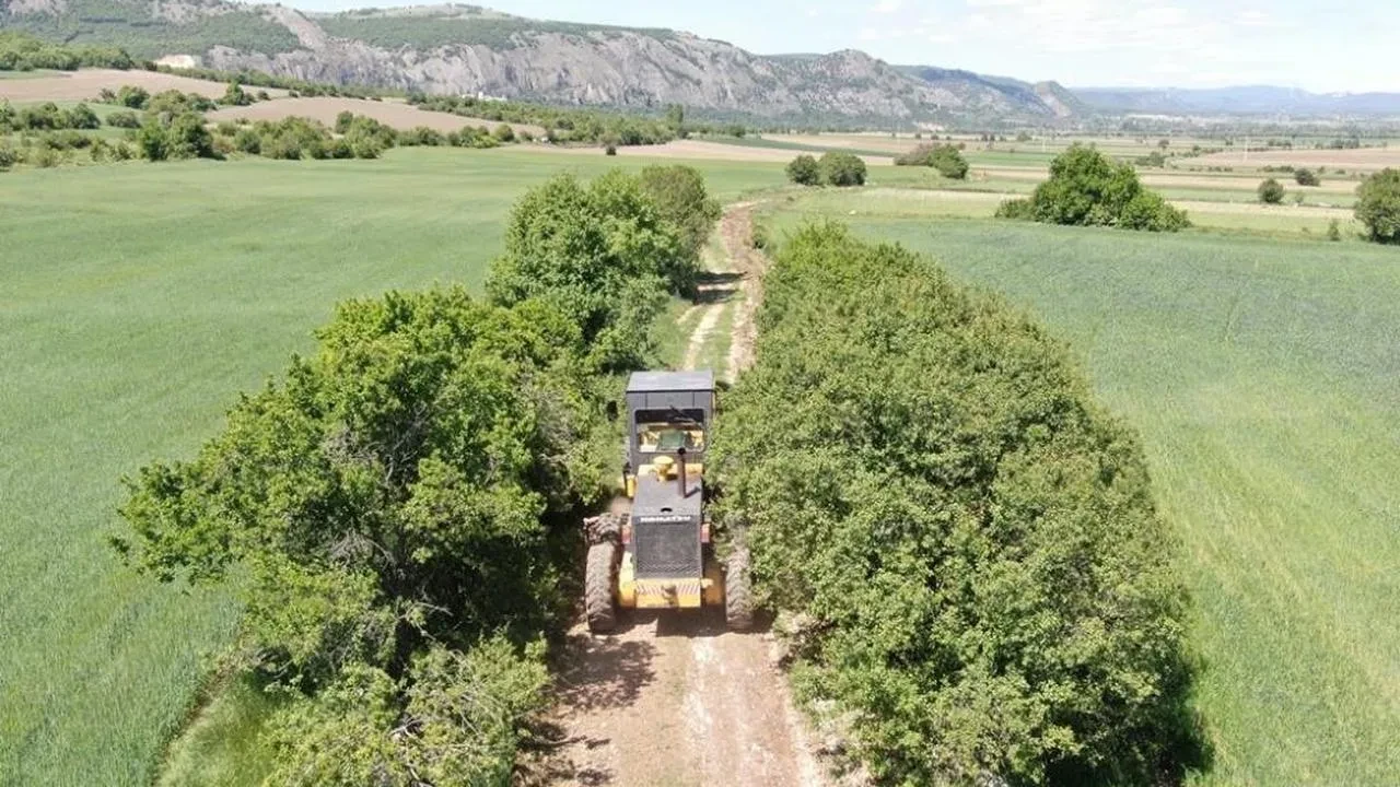 İnönü Belediyesi tarla yollarını sezona hazırlıyor