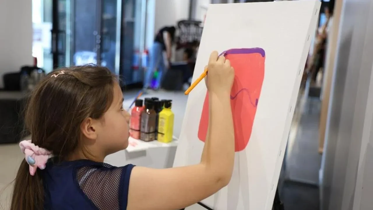 Kartepe Sanat Evi'nde öğrencilerden muhteşem sergi gösterisi