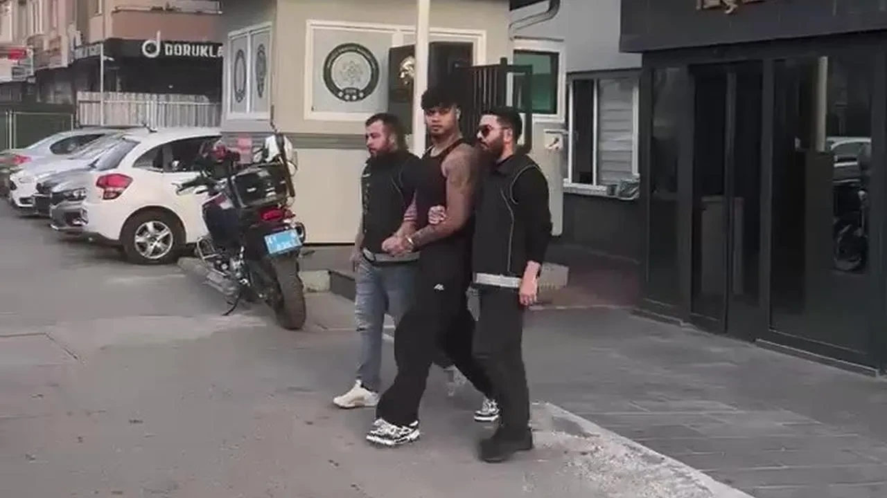 Lvbel c5" lakaplı rapçinin adliyeye sevki: Süleyman Burak Bodur tutuklandı