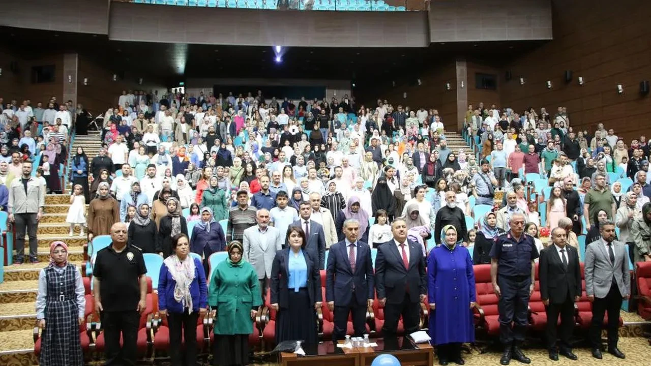 Uşak'ta Kur'an Kursları yıl sonu kapanış programı