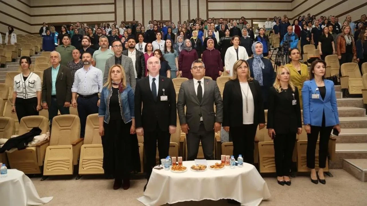 Erzurum Şehir Hastanesi'nde Hemşireler Haftası coşkuyla kutlandı: Moral ve motivasyon dolu etkinlikler