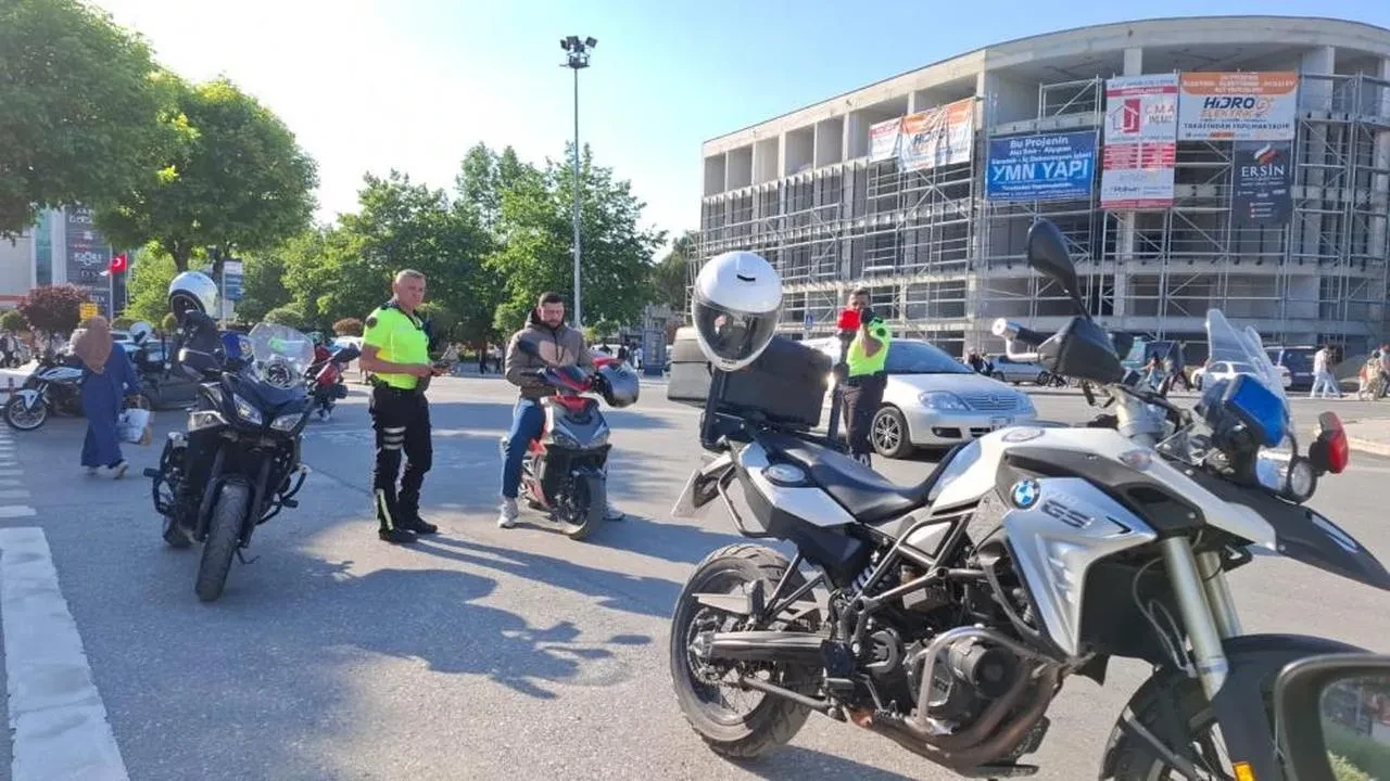 Havaların ısınmasıyla birlikte Düzce’de motosiklet denetimleri yoğunlaştırıldı