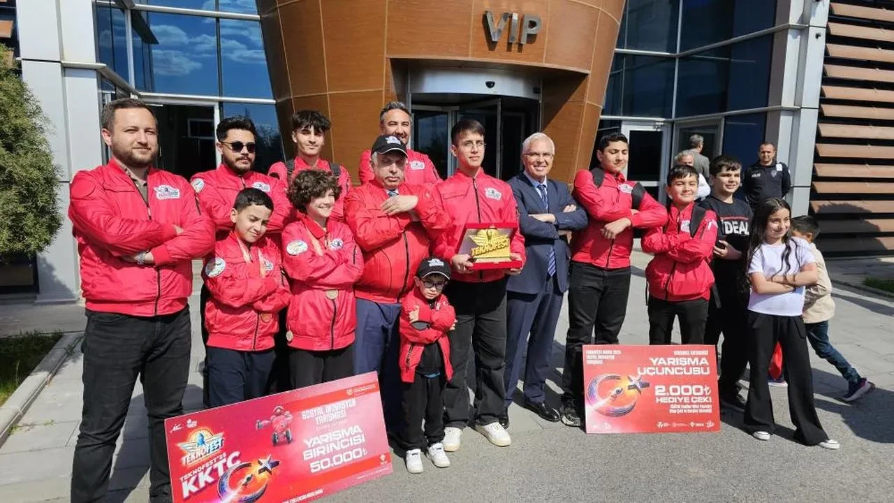 Talas Belediyesi TEKNOFEST Takımı, KKTC'de büyük başarılar elde etti: Kazandıkları ödüllerle gururlandılar