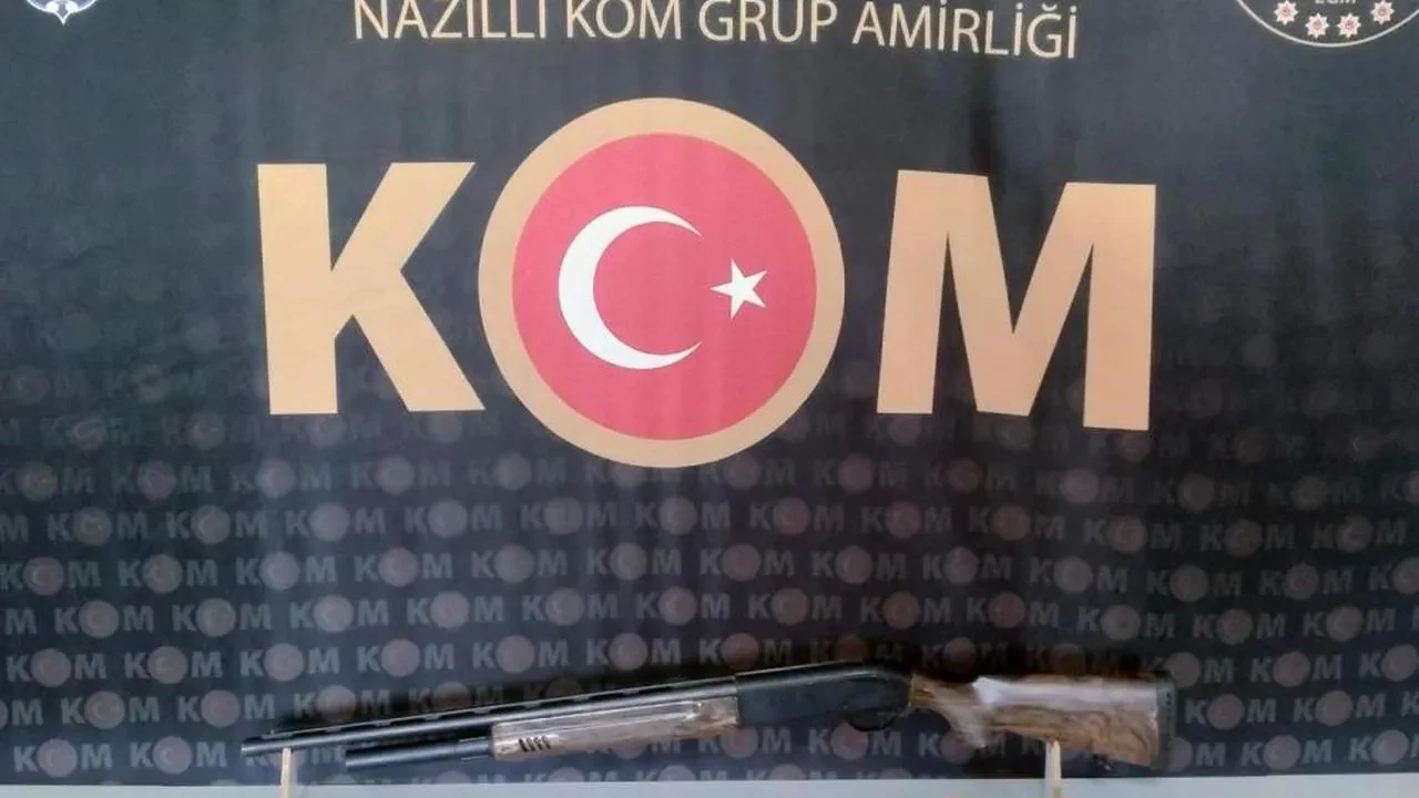 Nazilli'de tefecilik çetesi çökertildi! 3 gözaltı, silah ve senet ele geçirildi