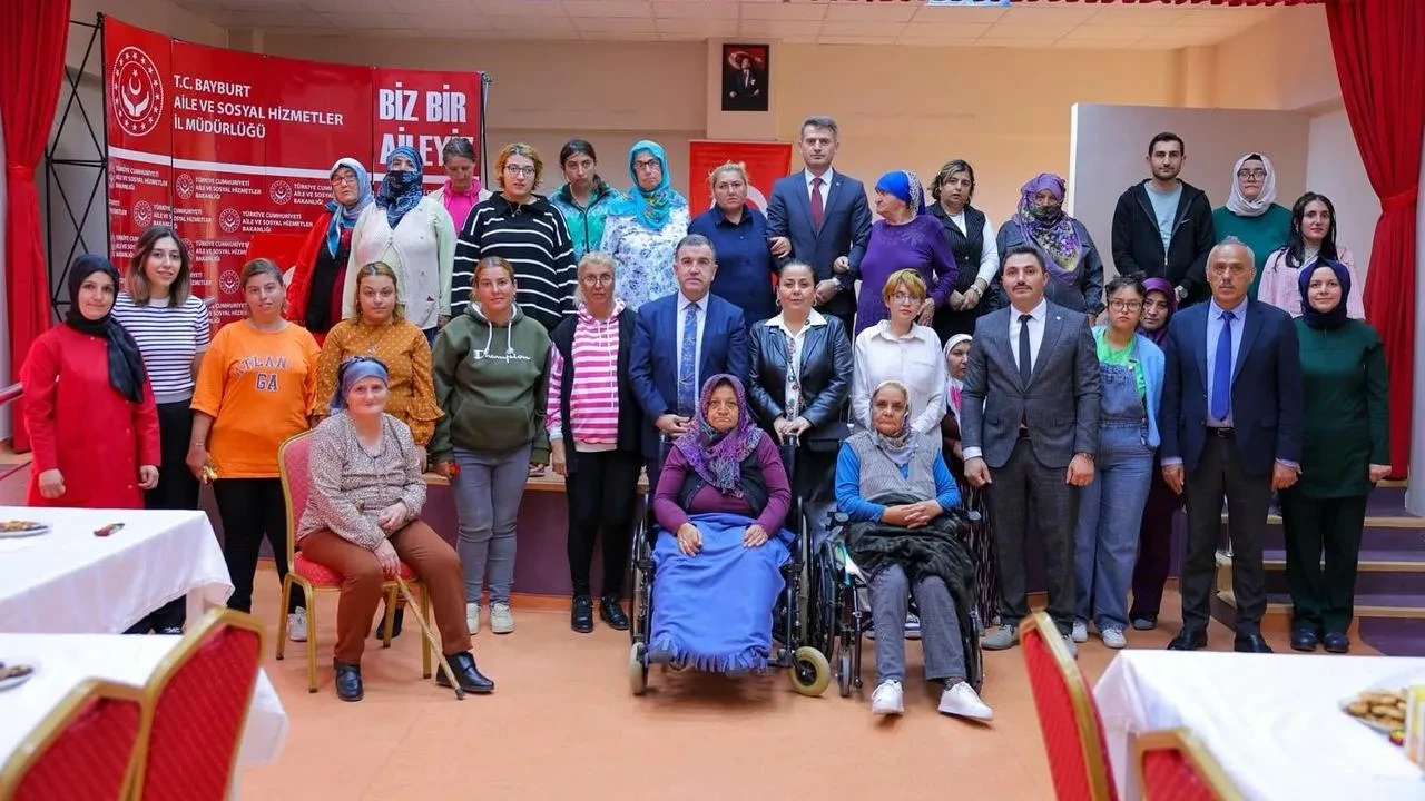 Vali Eldivan Engelsiz Yaşam Merkezi sakinleriyle buluştu