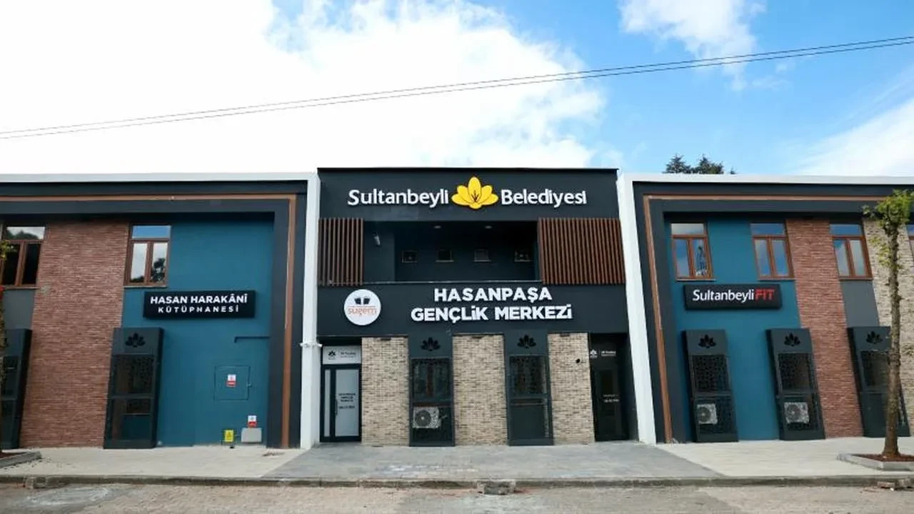 Başkan Tombaş Hasanpaşa Gençlik Merkezi'ni Açtı