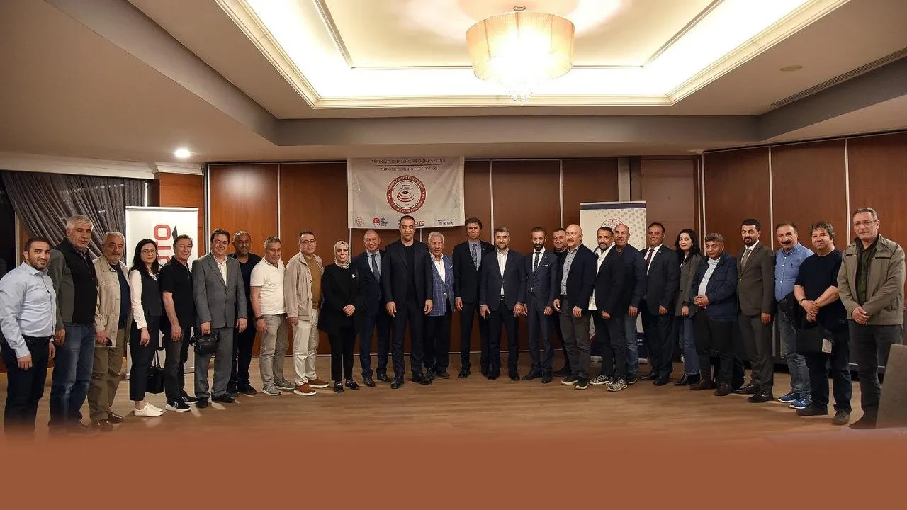 Türk curling takımı dünya ilk ona yükseldi