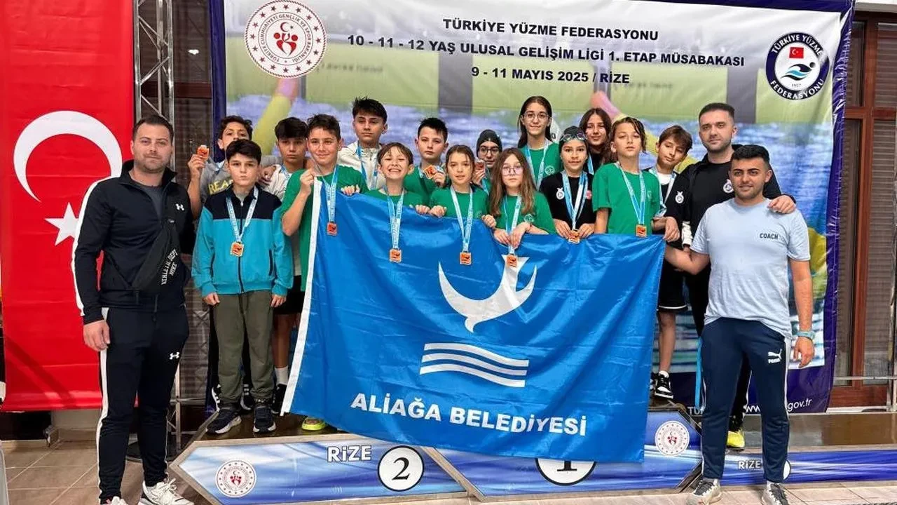 Aliağalı yüzücüler Rize'den 16 madalya ile döndü