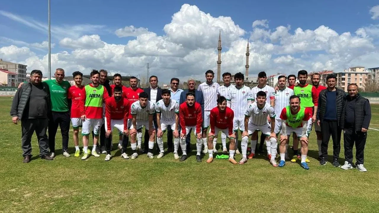 Kars 36 Spor hükmen galip gelerek sezonu zaferle kapattı: Gümüşhane Spor sahaya çıkmadı