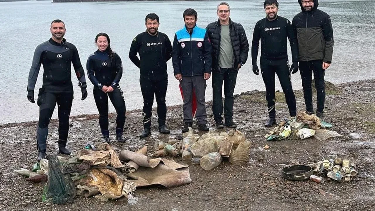 Yağmur altında deniz dibi temizliği: Muğla'da deniz dibi temizliği yapıldı