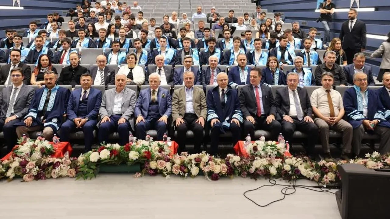 Konya Organize Sanayi'nin meslek yüksekokulu ilk mezunlarını verdi