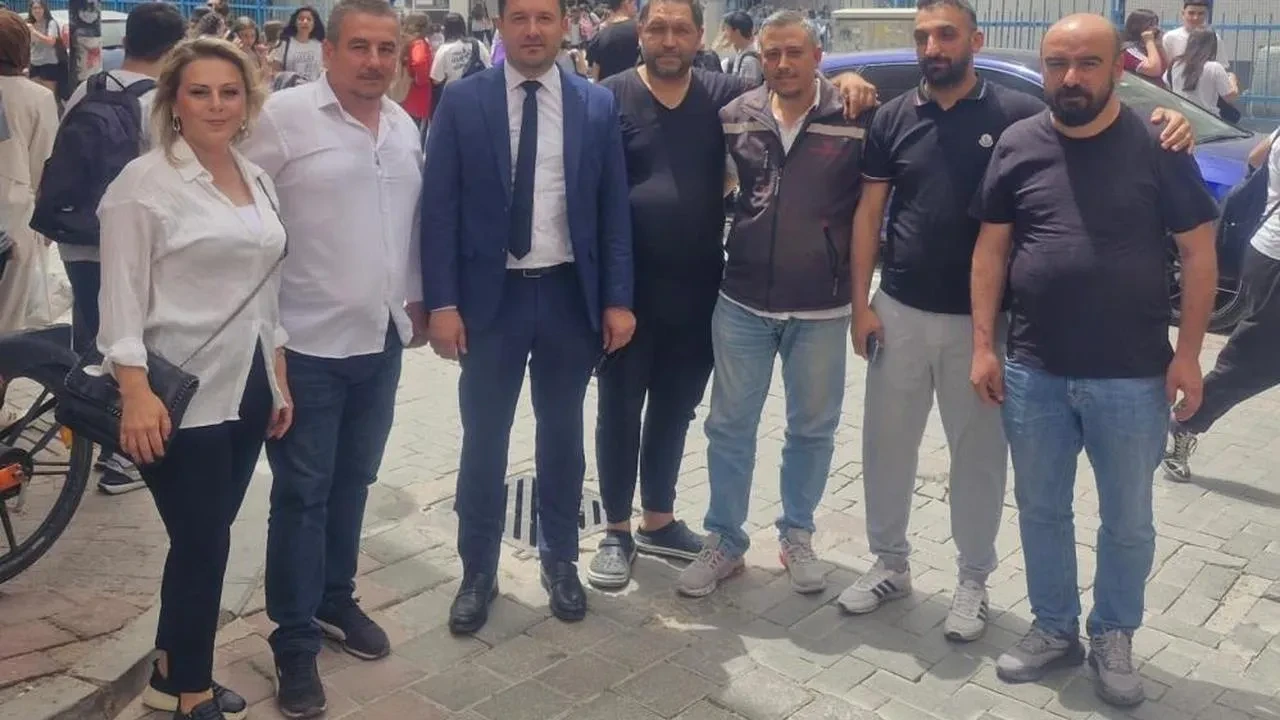 Buca'da okul önü park sorunu çözüme kavuştu: Öğrencilerin güvenliği için park yasağı getirildi!