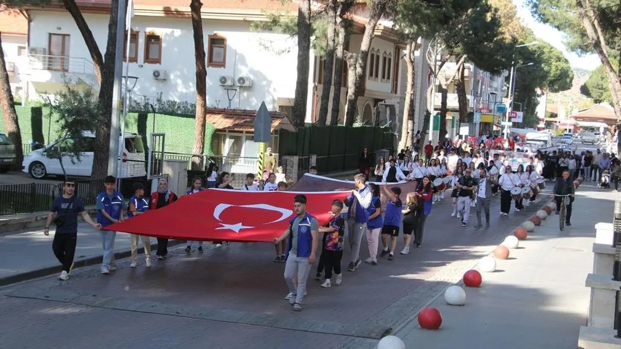 Kula'da 19 Mayıs coşkusu başladı: Etkinlikler 21 Mayıs'a kadar sürecek