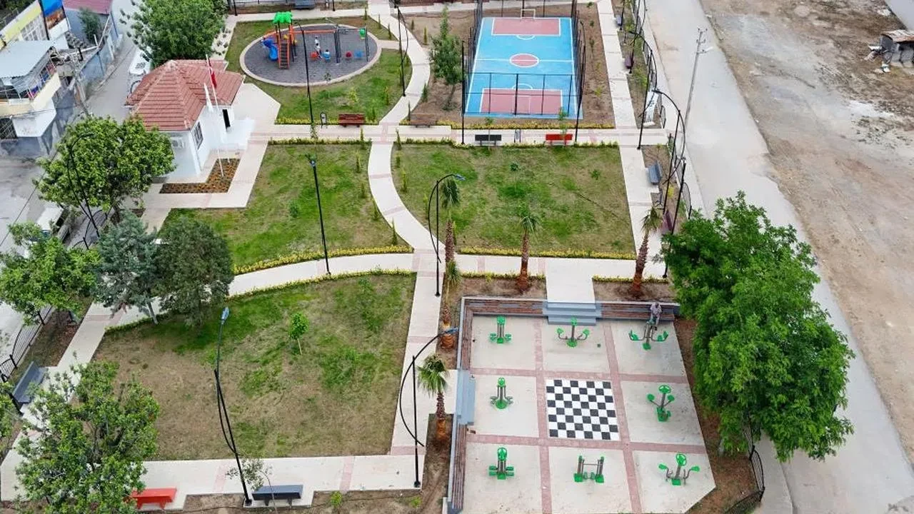 Tarsus'ta çocuklara modern park: Özgür Çocuk Parkı hizmete açıldı