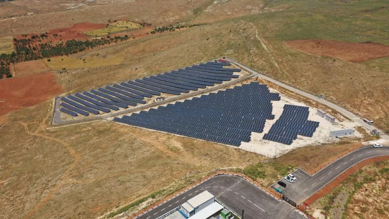 Gaziantep'te yeşil enerji dönüşümü: 27 megavatlık Solarpark projesi ile yıllık 45 bin megavat eElektrik üretilecek