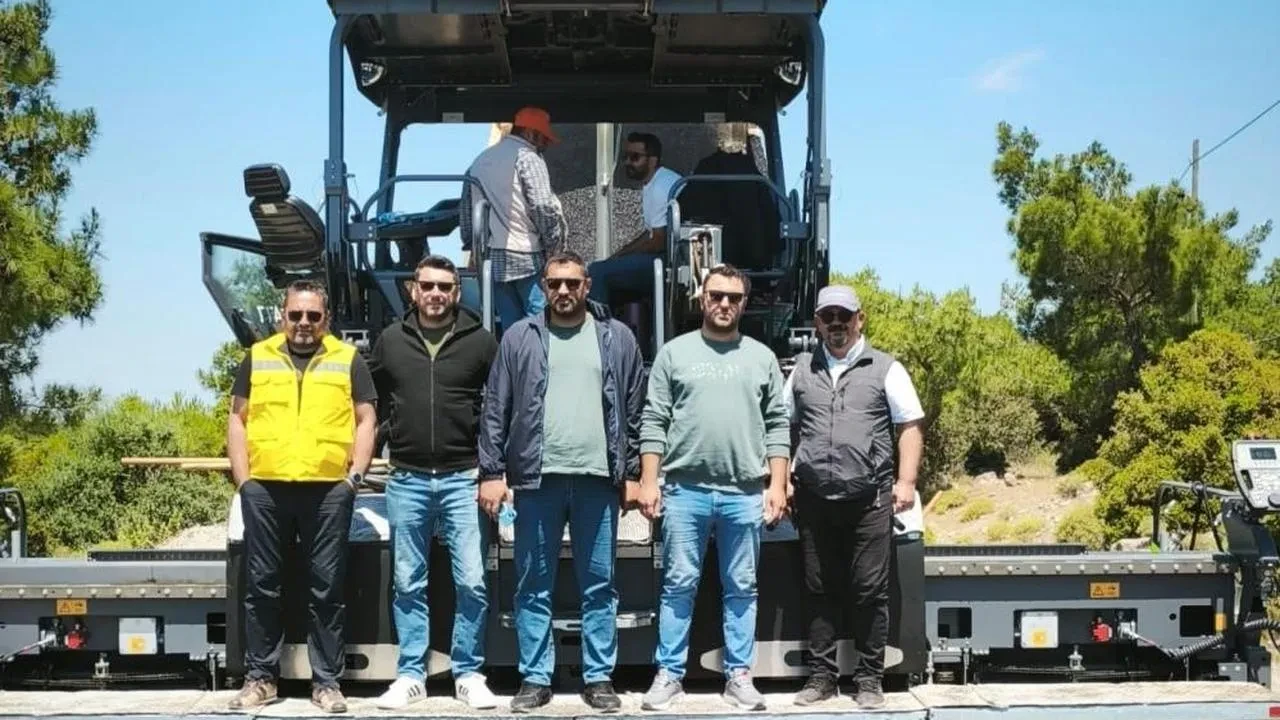 Ayvacık’ta sıcak asfalt çalışmaları başladı: Yukarıköy ve taşağıl köyü arası bsk dökülüyor