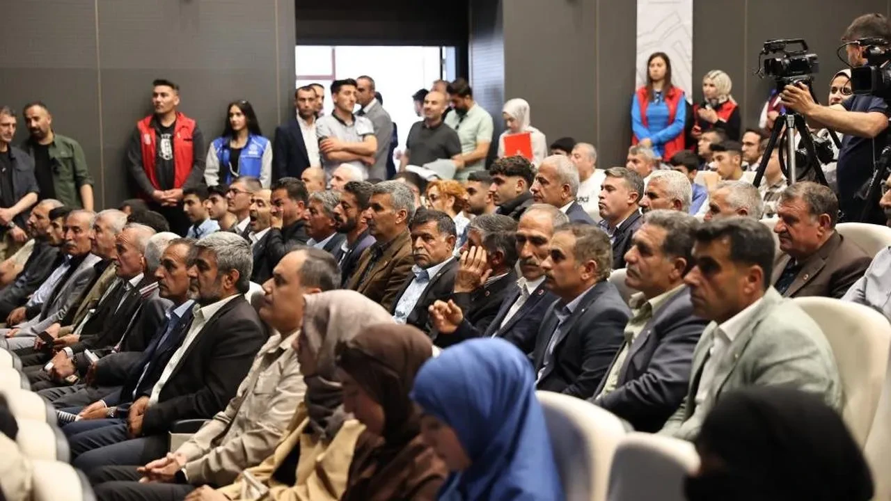 Kamu Başdenetçisi Akarca Muş'ta öğrencilerle buluştu