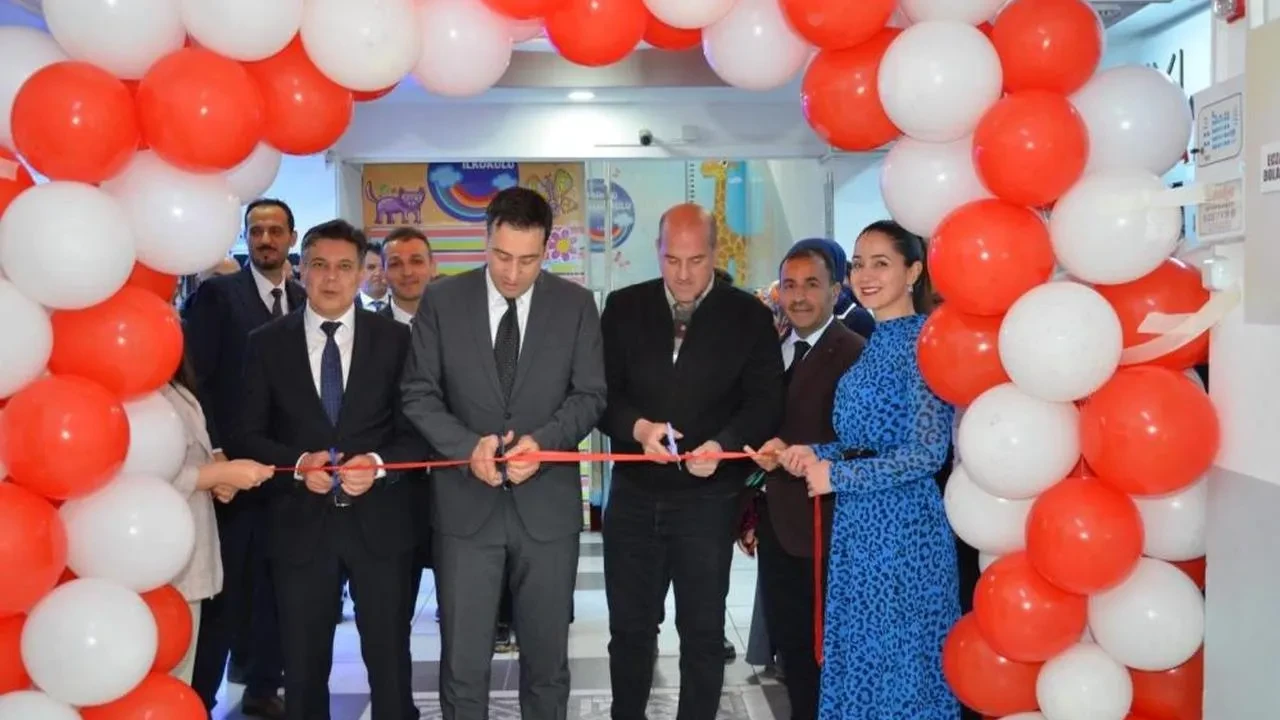 Söğüt Ayşeküflü İlkokulu'nda sinema keyfi: Otizme farkındalık etkinliği yapıldı