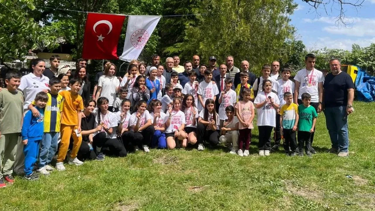 Domaniç Ilıcaksu'da 100 sporcunun katıldığı oryantiring coşkusu anılar bıraktı