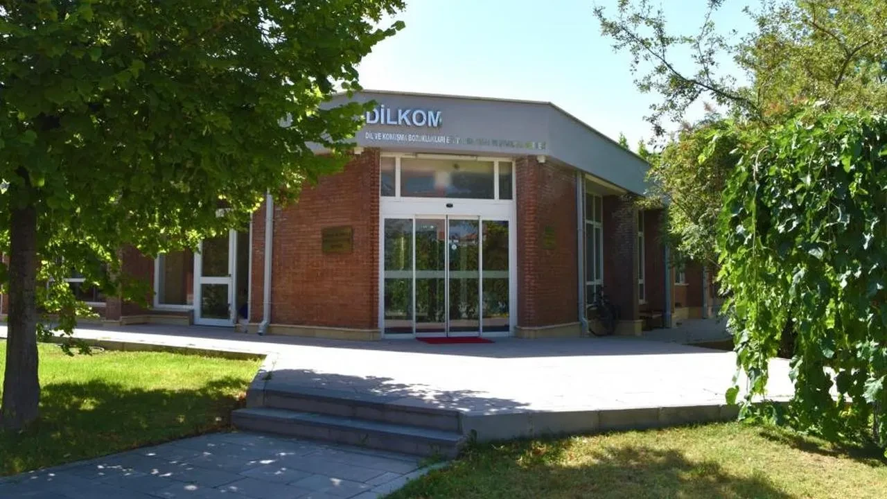 Anadolu Üniversitesi DİLKOM'da devrim niteliğinde yenilikler! Hangi teknolojik cihazlar hizmete girdi?