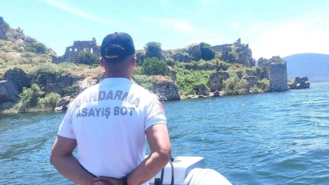 Aydın jandarması biyokaçakçılara göz açtırmıyor: Bafa Gölü’nde hayvanların yaşam alanları kontrol edildi