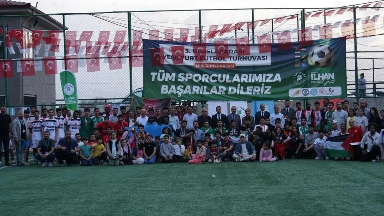 Uluslararası Yeşilyurt Futbol Turnuvası sona erdi: Şampiyon Suriye Karması