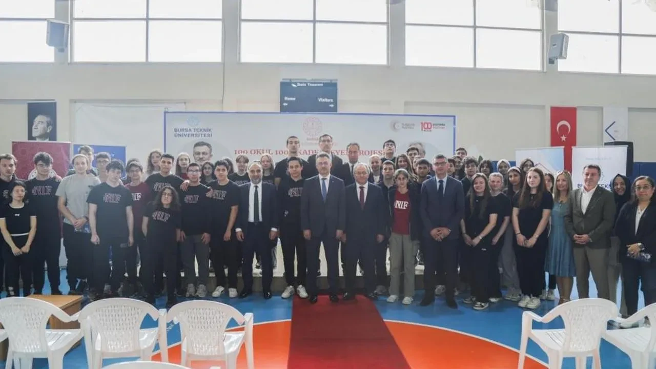 Bursa'da üniversite deneyimi: 100 okul 100 akademisyen projesi başladı!