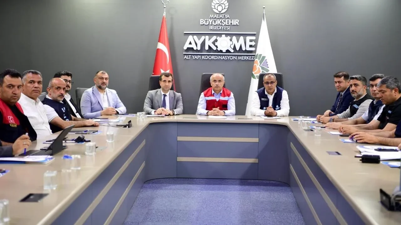 Malatya Büyükşehir yoğun yağışa anında müdahale etti